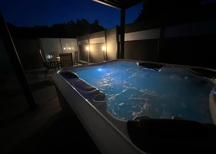 Am Radweg By Interhome דירה Pittenbach